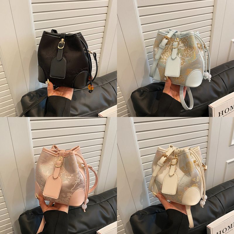 Bestickte kleine Tasche für Damen 2024 Neue trendige, einfache und vielseitige Beuteltasche, Cheongsam, Schultertasche,_voghion.com