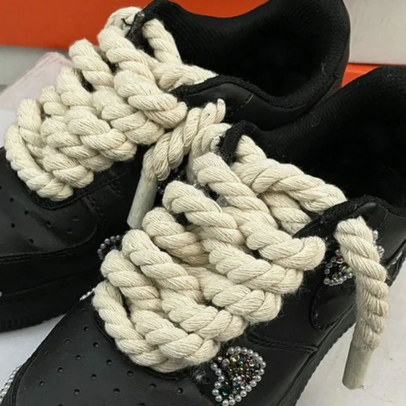 Parti di scarpe Accessori 2 PZ 120160CM Cotone spesso e intreccio Corda intrecciata Lacci delle scarpe grassetto Donna Uomo Sneakers basse Tela_voghion.com