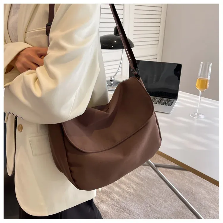 Solid Color Crossbody Simple Ladies Shoulder Waterproof Nylon WomenS Handbags Fashion Messenger Bag Women 240827_voghion.com
