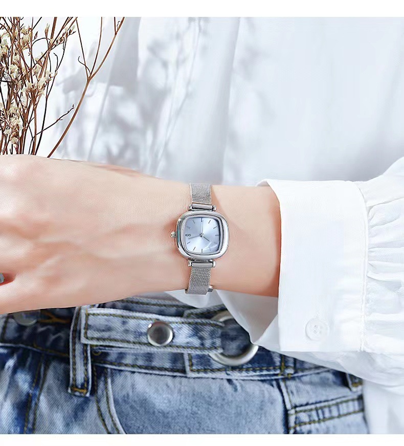 Sito web GEDI con quadrante piccolo per studenti di zucchero, temperamento quadrato, in un orologio minimalista da donna_voghion.com