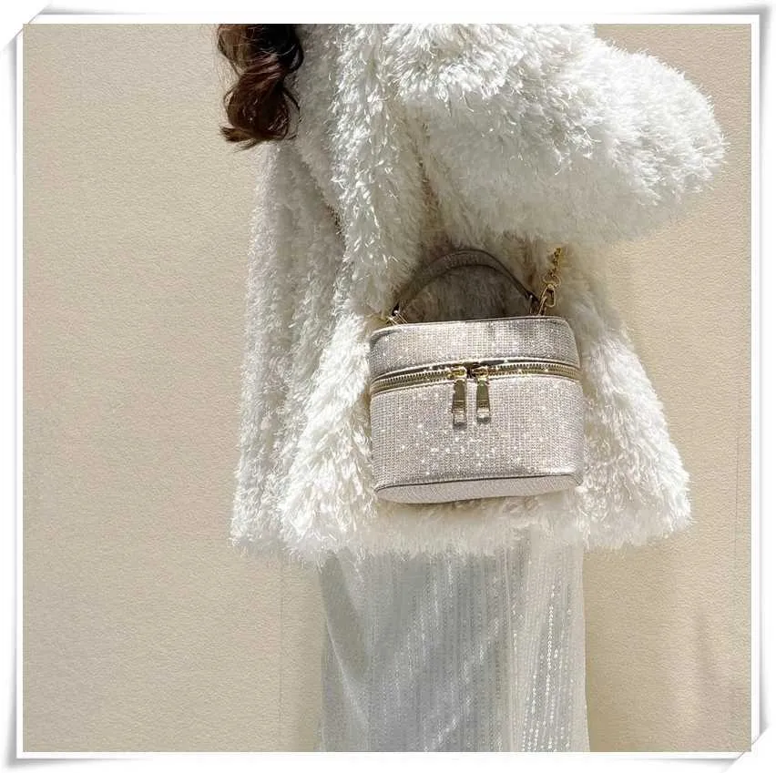 Glänzende Box-Umhängetasche für Frauen, süße Mini-Umhängetasche mit Reißverschluss und Kette, lässige, allgleiche Pendlertasche_voghion.com