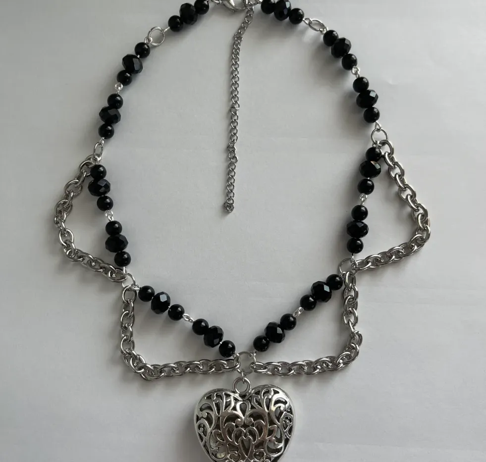 Pendant Necklaces Gothic Black Chained Beaded Heart Necklace_voghion.com