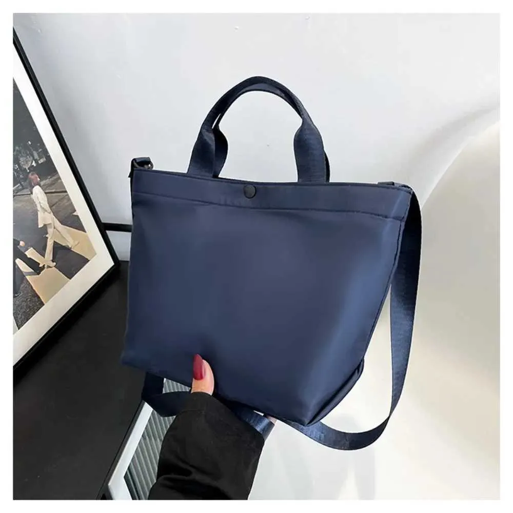 Vintage 2024 Nei Grousskapazitéit Handtasche Damen Nylon Stoff Schëllertasche Koreanesch Einfach PU Crossbody Taschen Dammen_voghion.com
