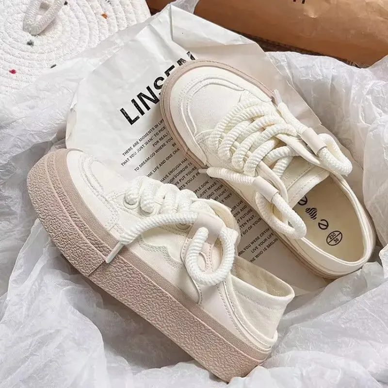 Vulcanized Canvas Sneakers For Women White Lace-up Flat Trainers_voghion.com