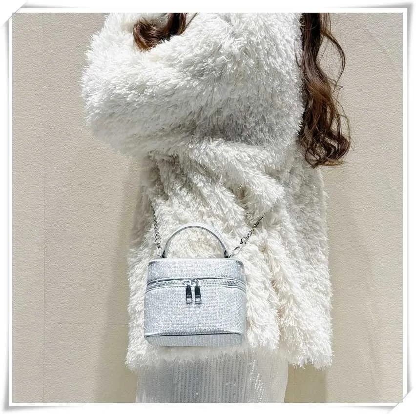 Glänzende Box-Umhängetasche für Frauen, süße Mini-Umhängetasche mit Reißverschluss und Kette, lässige, allgleiche Pendlertasche_voghion.com
