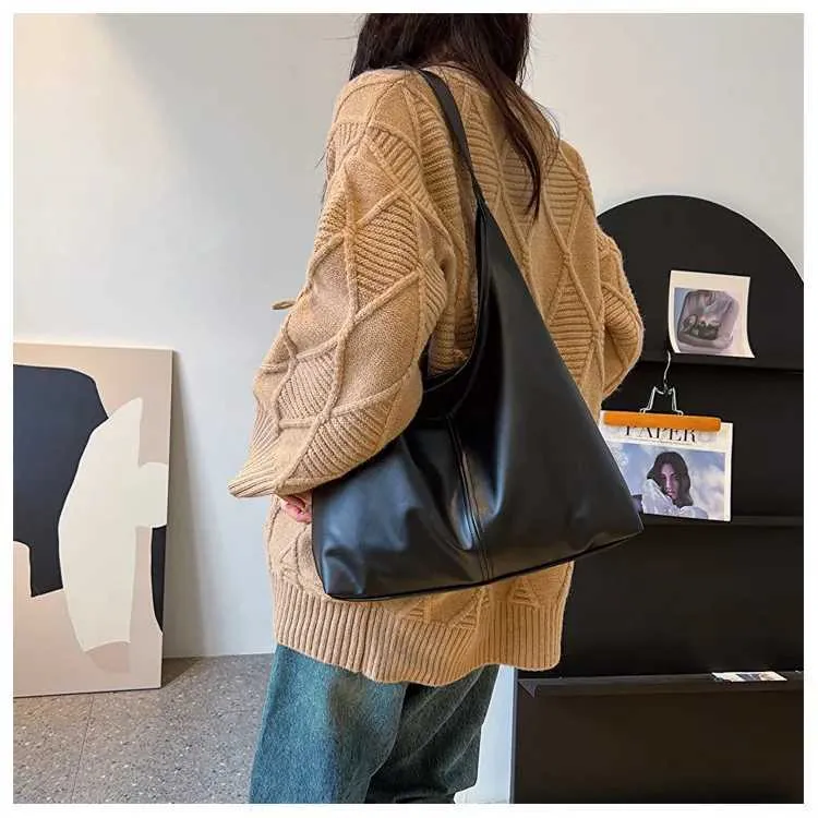 Borsa a tracolla alla moda per donna con fibbia dorata minimalista e tracolla regolabile, borsa da donna Handba241211_voghion.com