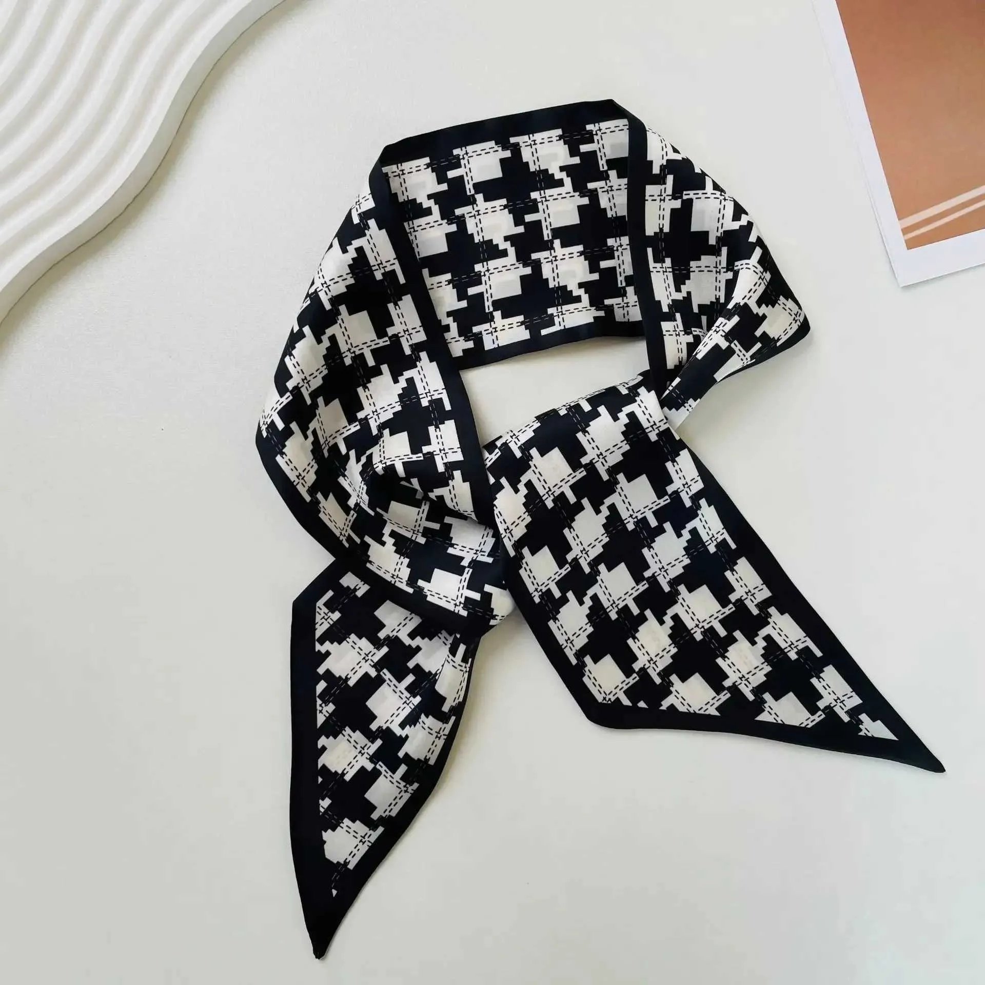 Damen Taschen Elegante RAL-Muster Frühling Sommer Seidenschals Quadratische Kopf- und Hals-Stirnbänder Halsbänder Y241121_voghion.com