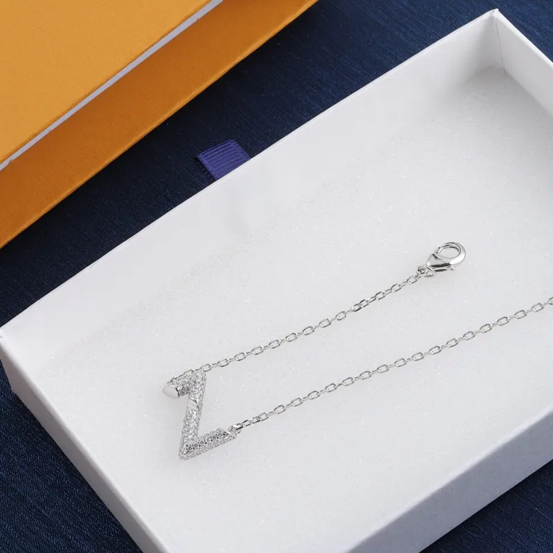 Con la scatola, collane placcate in argento con bracciale e diamanti, set regalo per ragazze, design per gioielli di moda da donna._voghion.com