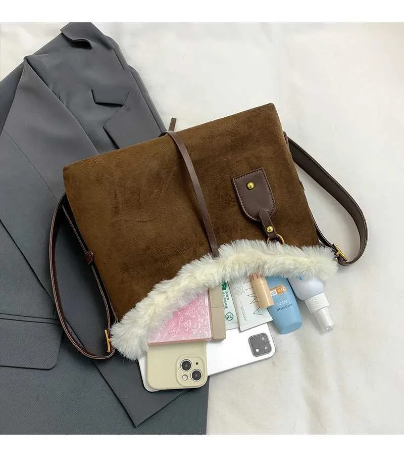 Sacs à bandoulière en daim de grande capacité pour femmes, sacoches solides et souples, sacs décontractés pour l'automne et l'hiver, patch en peluche pour femmes_voghion.com