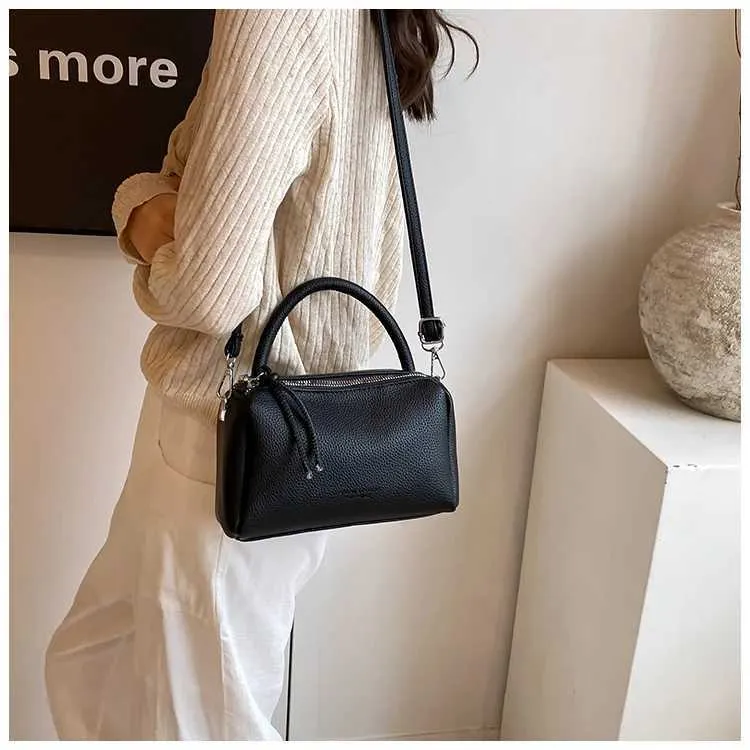 Textured Women Handbag Large Capacity Versatile Soft Shoulder Bag_voghion.com