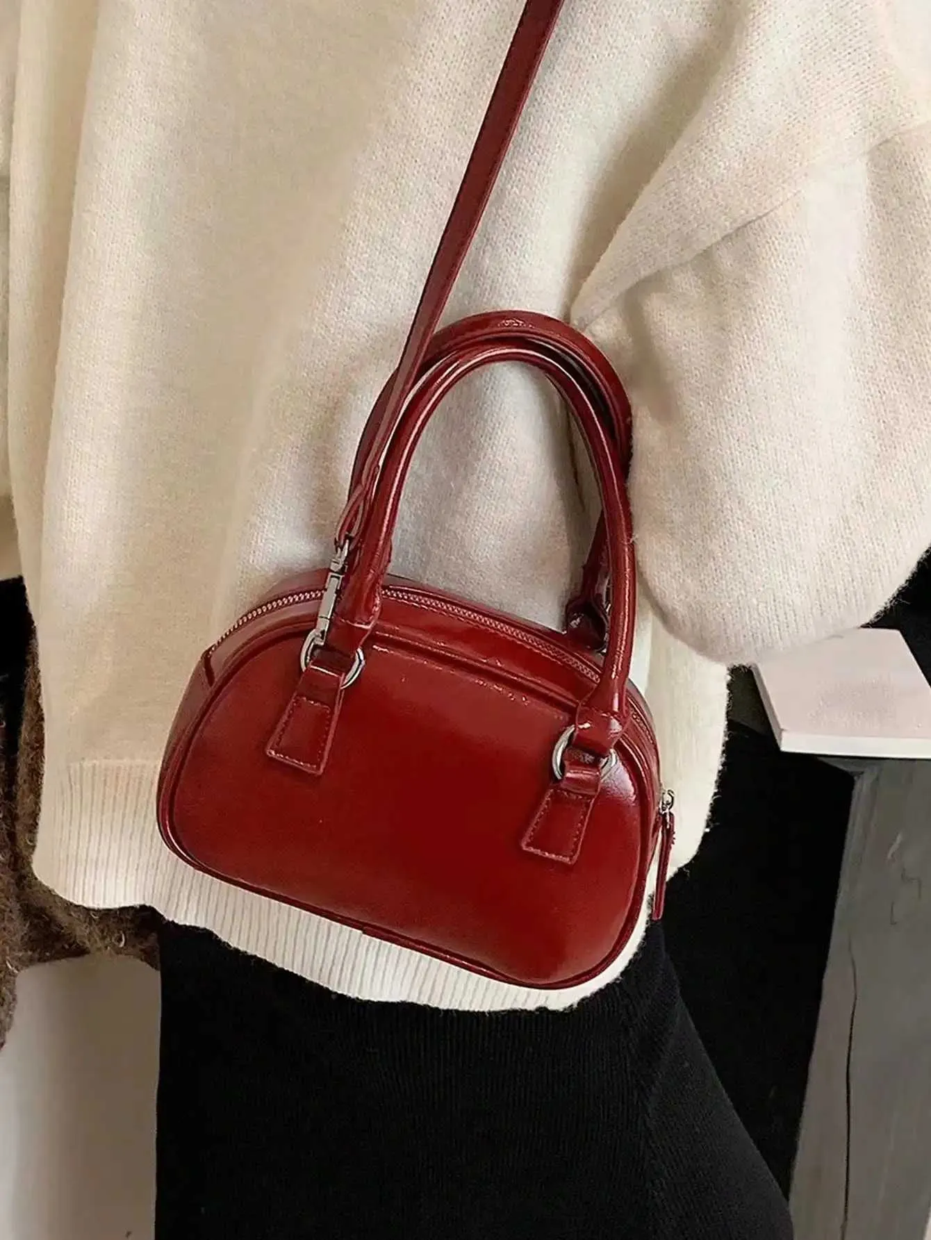 Borsa a tracolla rossa versatile da donna piccola borsa quadrata_voghion.com