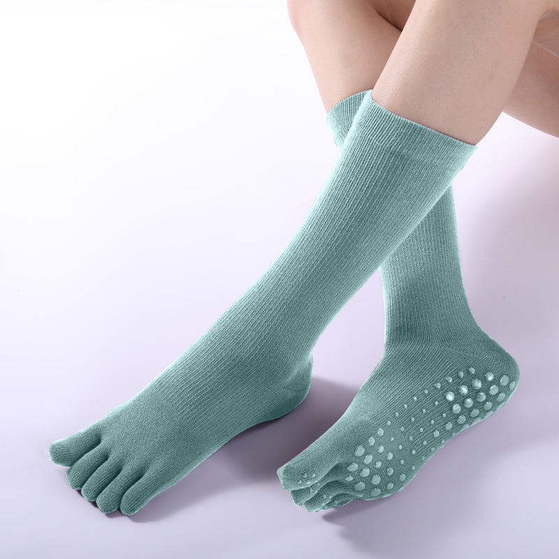 Höst och vinter Nya gränsöverskridande långrörs yogastrumpor Fem fingerstrumpor Professionella varma kalvstrumpor Sport Pilatesstrumpor_voghion.com