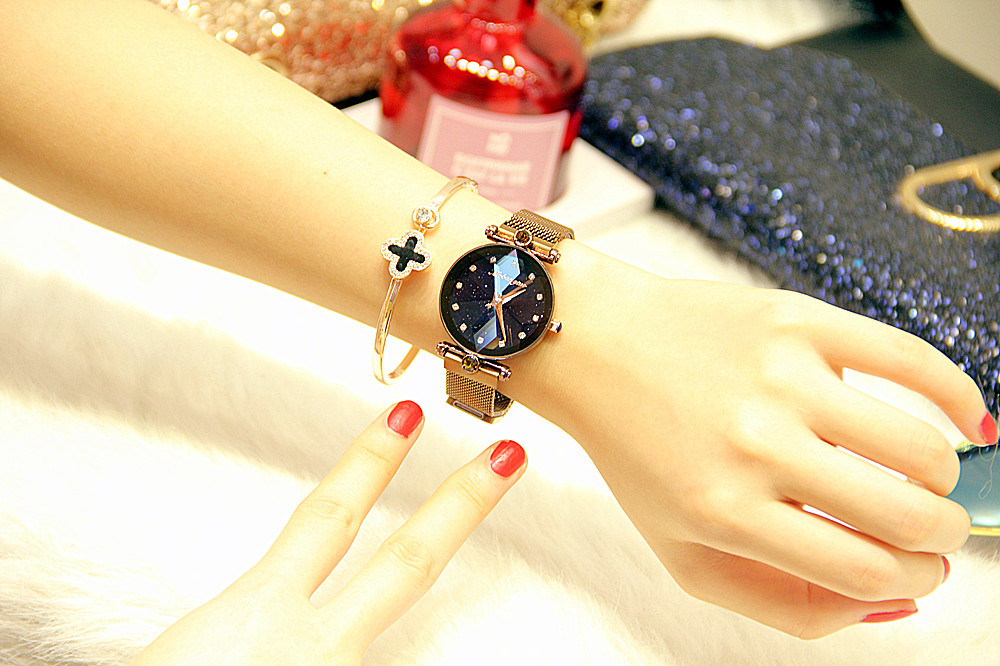 Versatile 2018 New Women's Korean Edition with Diamond Starry Sky Surface Quartz Waterproof Magnetic Mesh and Trendy_voghion.com