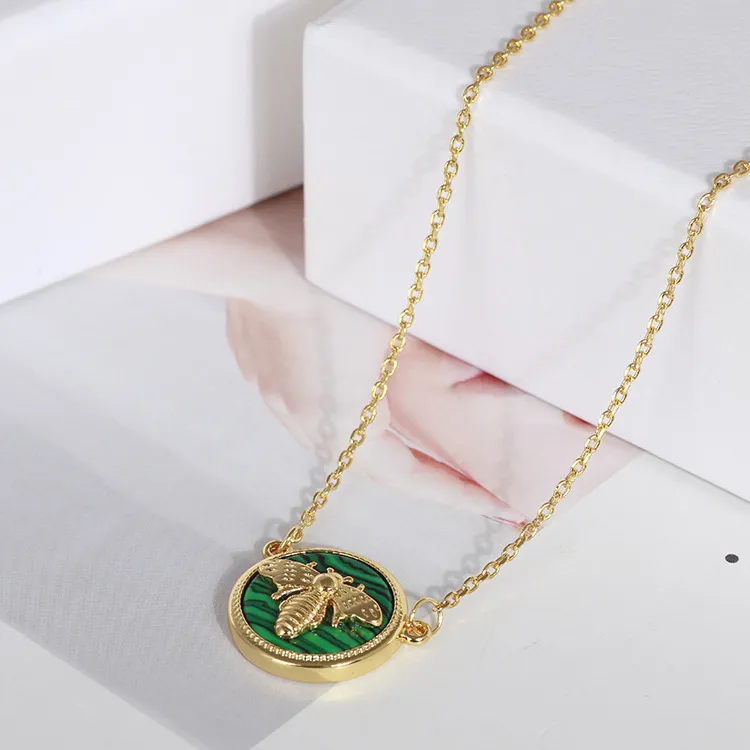 Collane con ciondolo Collana con pietra colorata a forma di disco ape rotonda_voghion.com