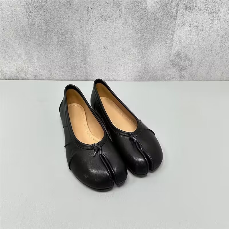 WalkPrime Sheepskin Tabi Split Toe For Women 2025 New Niche Wrinkled Ballet Pig Trotter Genuine Leather Shallow Mouth Flat Single