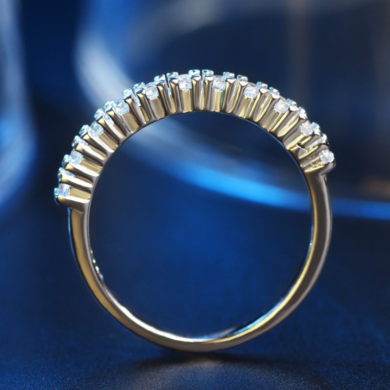 Bague diamant à une rangée incrustée de zircons pour femme (2024)_voghion.com