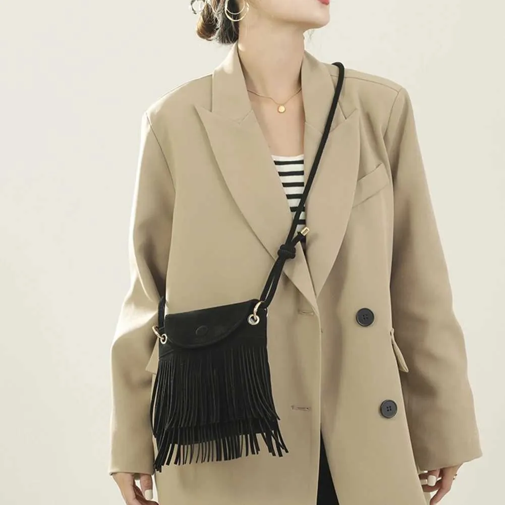 Borsa a tracolla con tracolla regolabile e design a frange, borsa a tracolla alla moda, versatile per le donne per l'autunno e_voghion.com
