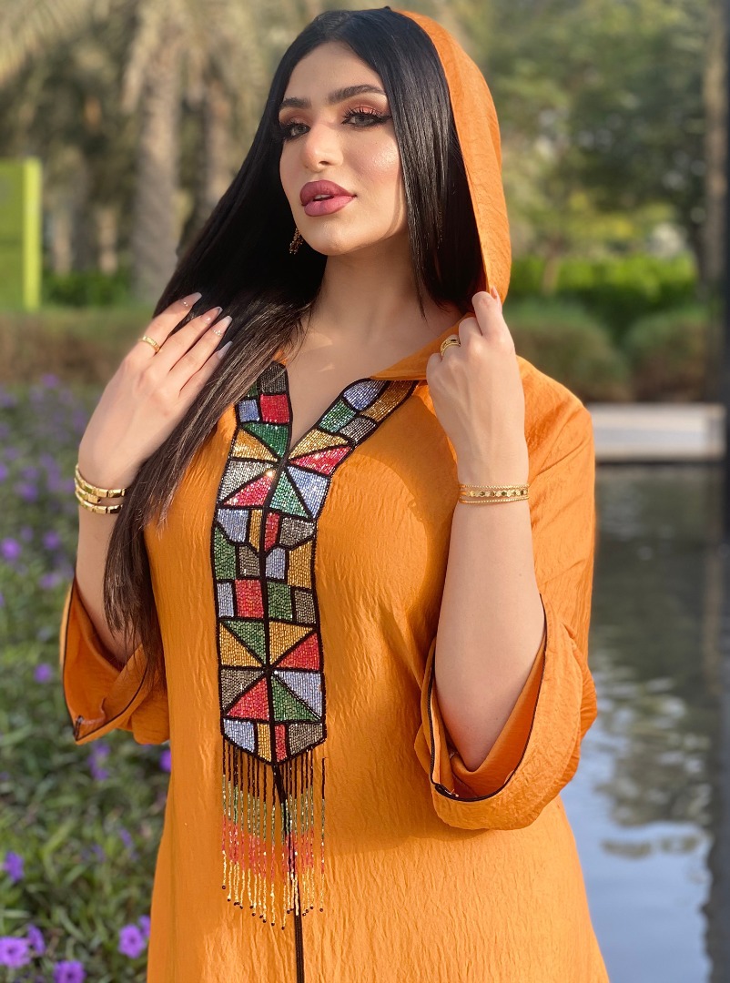 Abito abaya donna stile dubai con strass e cappuccio lungo_voghion.com