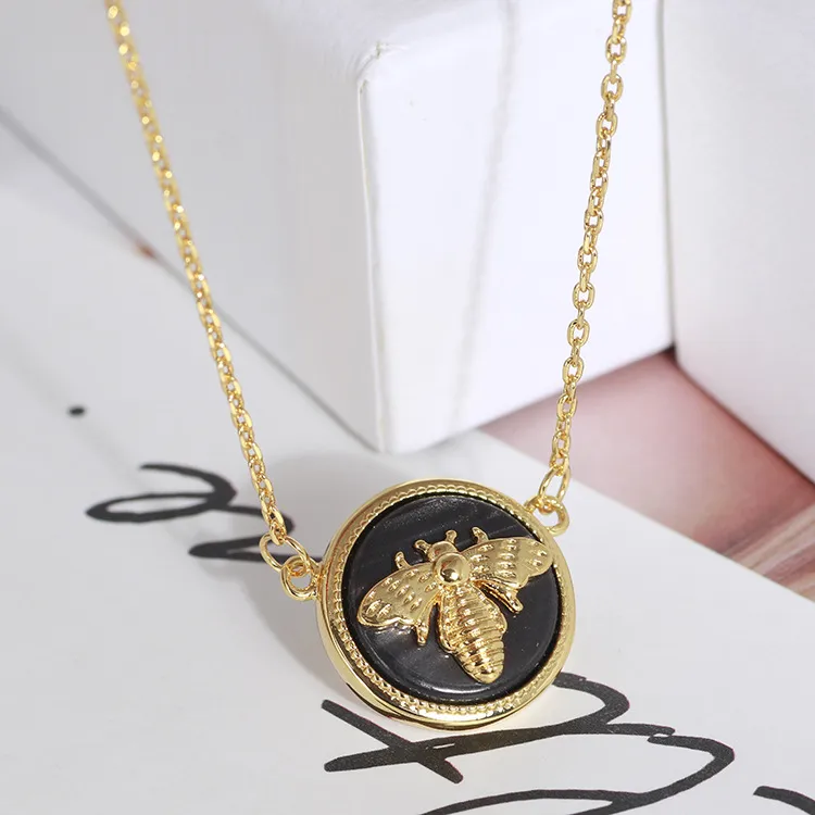 Collane con ciondolo Collana con pietra colorata a forma di disco ape rotonda_voghion.com