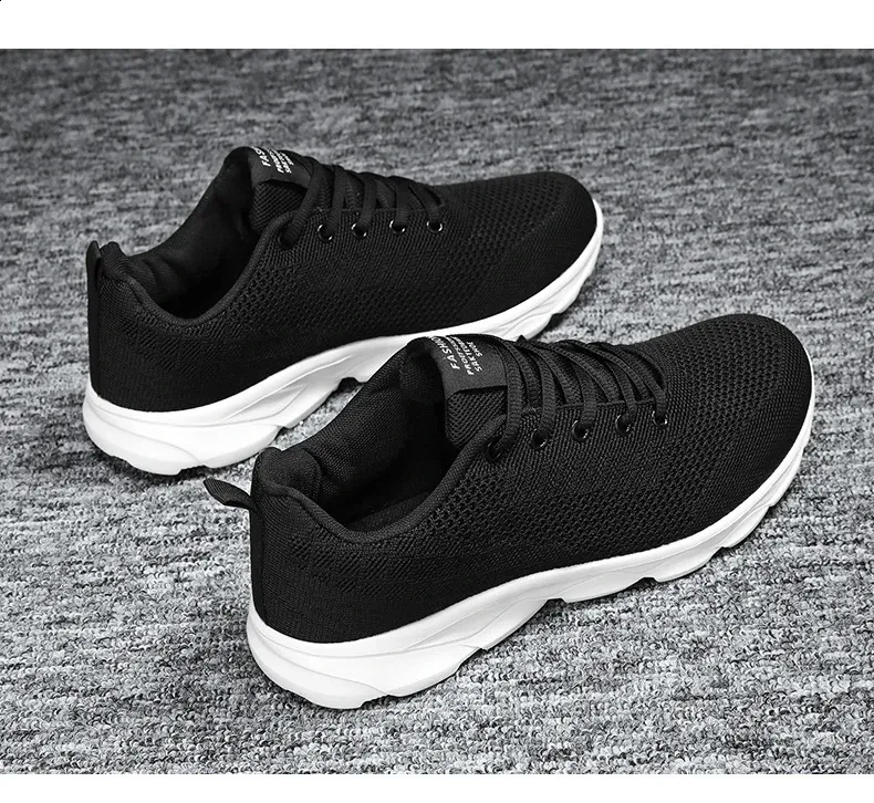 Breathable Lightweight Running Shoes For Men In White Casual Style_voghion.com
