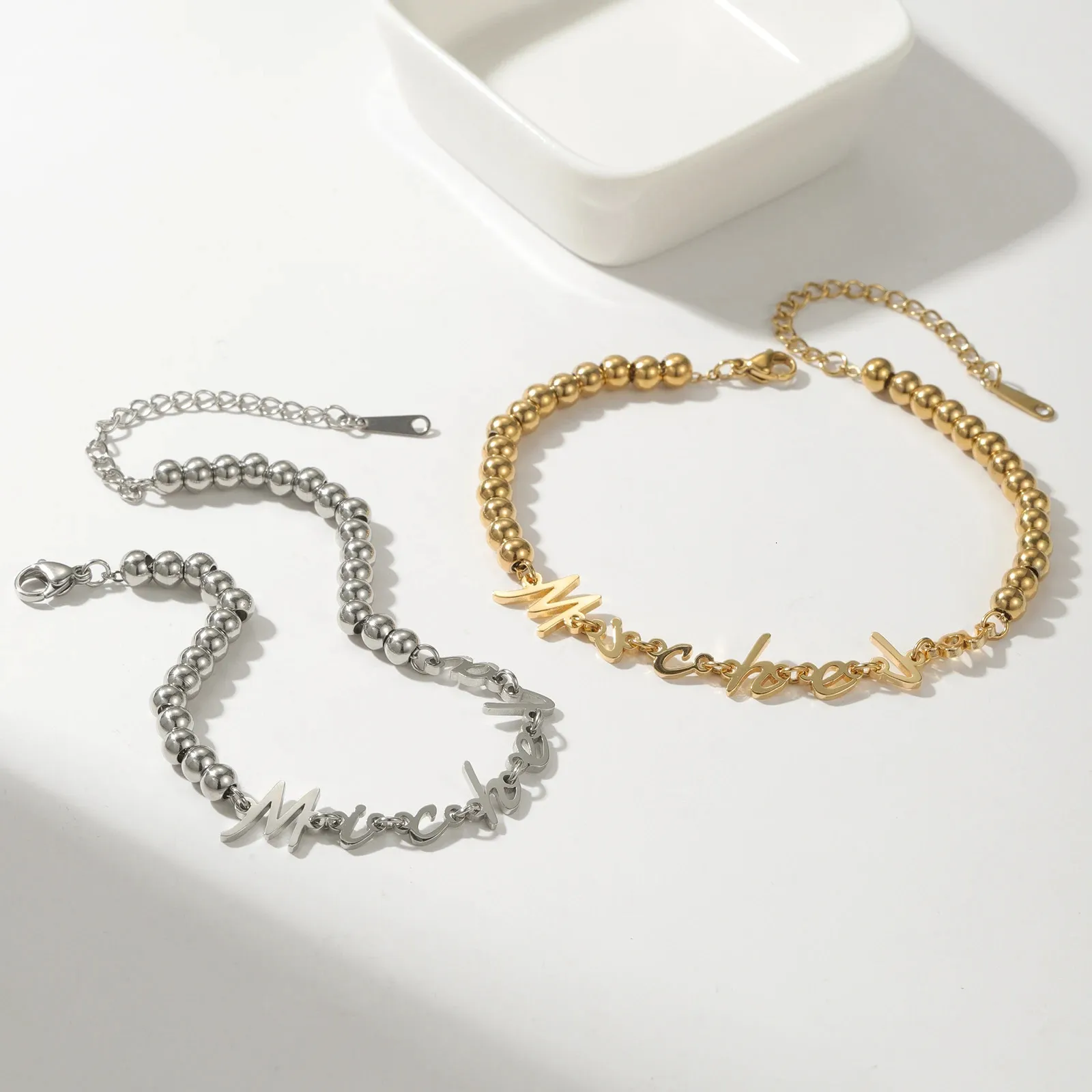 Braccialetto con perline con nome monogrammato personalizzato, gioielli per ragazze placcati in oro di alta qualità in acciaio inossidabile_voghion.com