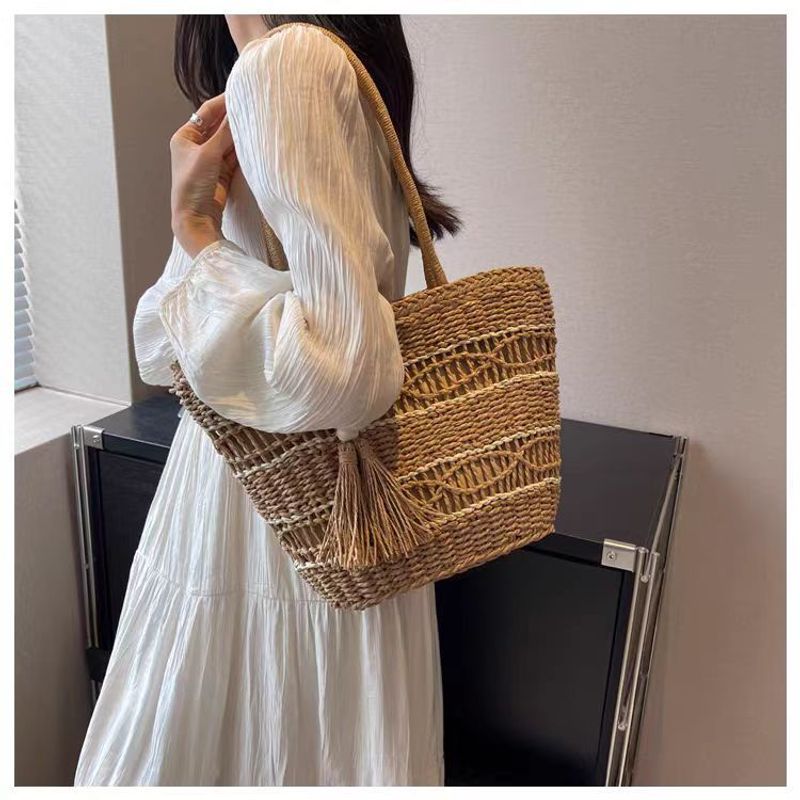 Damen Umhängetasche aus hohlem Papierseil gewebte modische grasgewebte Tasche, lässige Damentasche Strandtasche große_voghion.com