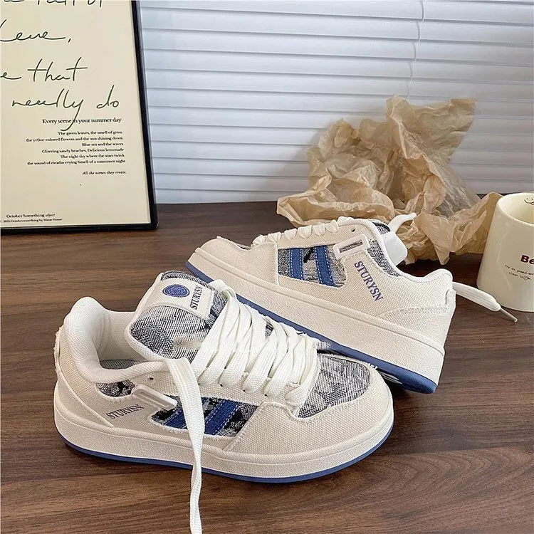Denim Design, Bread Shoes, Women's Instagram Trend, 2024 Autumn New Versatile Casual Board Shoes_voghion.com