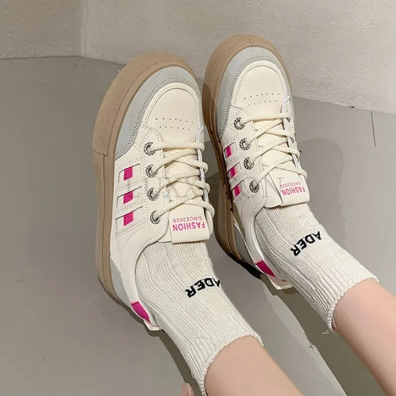 Round Toe Retro Thick Soled Board For Women Spring Autumn New Style Fashionable Flat Bottomed Casual Small White Shoes_voghion.com