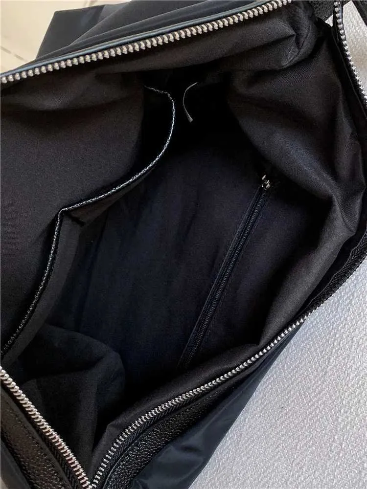 Women's Nylon Shoulder Bag Large Capacity Leisure Commuter Style_voghion.com