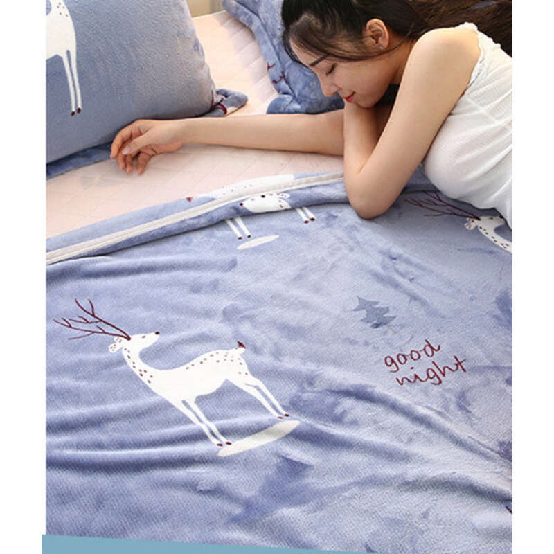Children's Blanket, Lunch Break Thickened Coral Velvet Gift Blanket_voghion.com