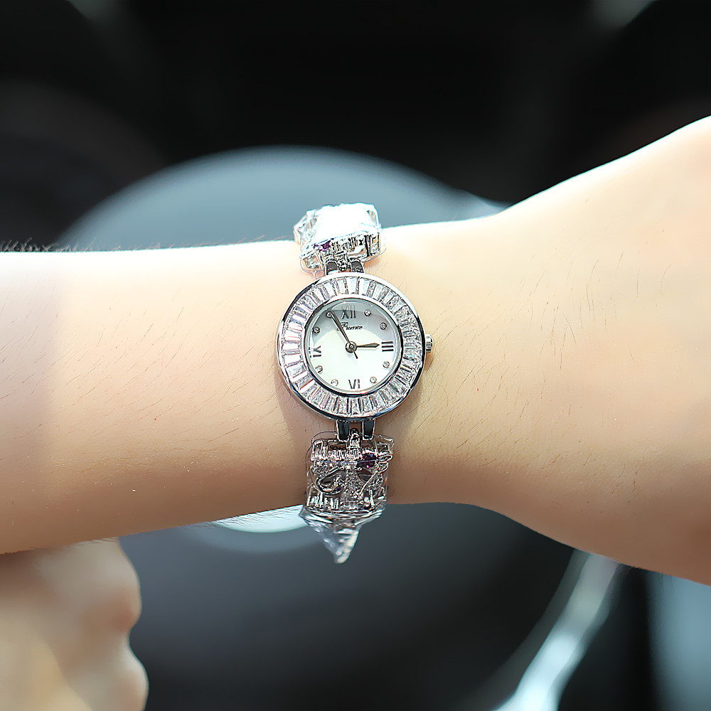 Trasmissione in diretta di Zircon New Women's Pointer Style Diamond Bracelet Quartz Orologio impermeabile alla moda_voghion.com