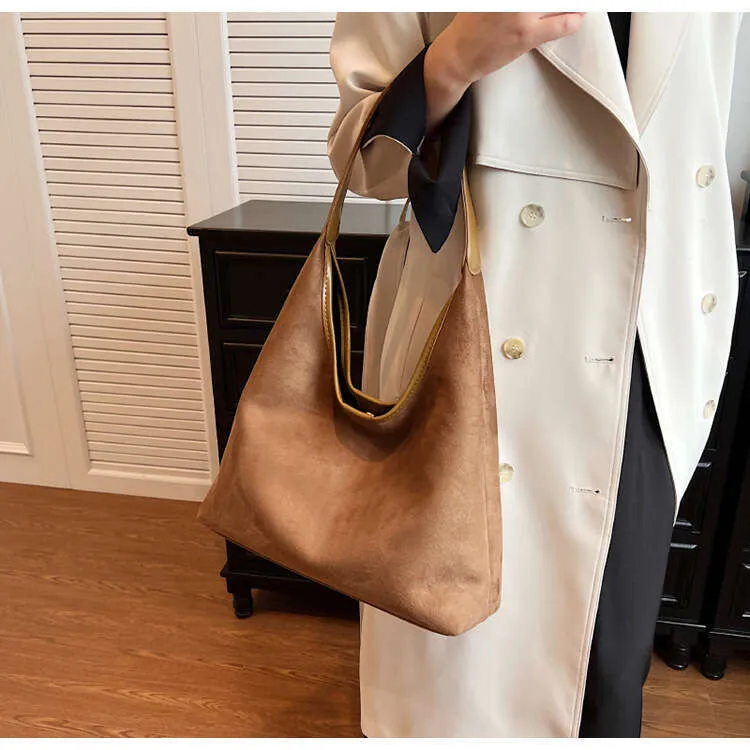 New Retro Niche Suede Women's Versatile Shoulder Fashionable Underarm Tote Bag_voghion.com