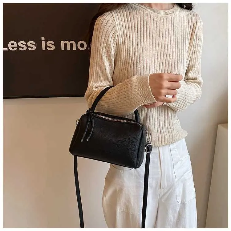Textured Women Handbag Large Capacity Versatile Soft Shoulder Bag_voghion.com