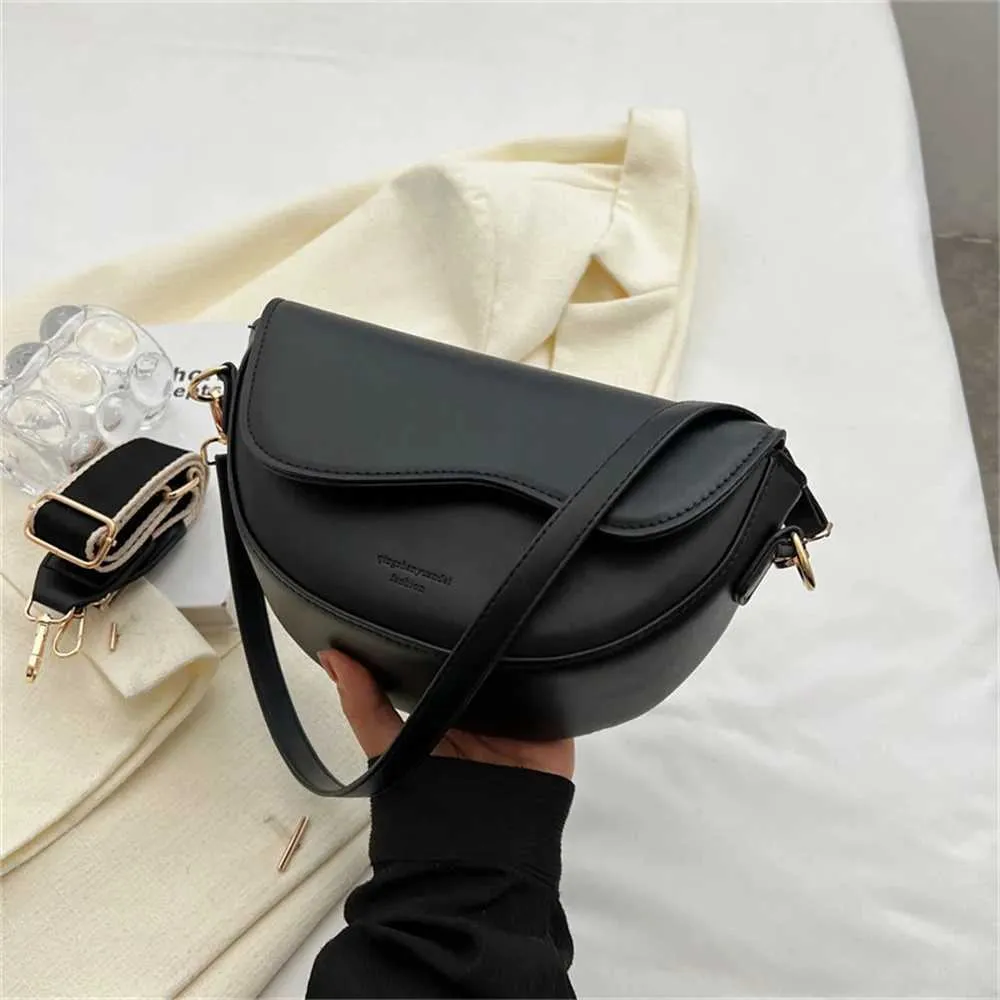 Women's Crossbody Bag With Stylish Red Strap Shoulder Bag Elegant_voghion.com