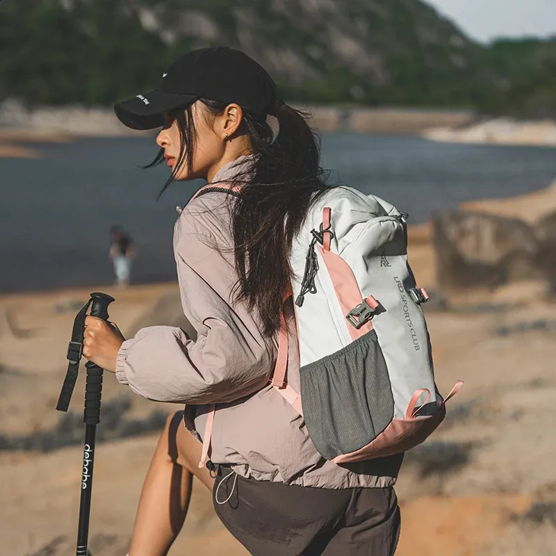 Lightweight mountaineering 20 liters mens outdoor hiking backpack travel lightweight college student bag 240823_desvips.com
