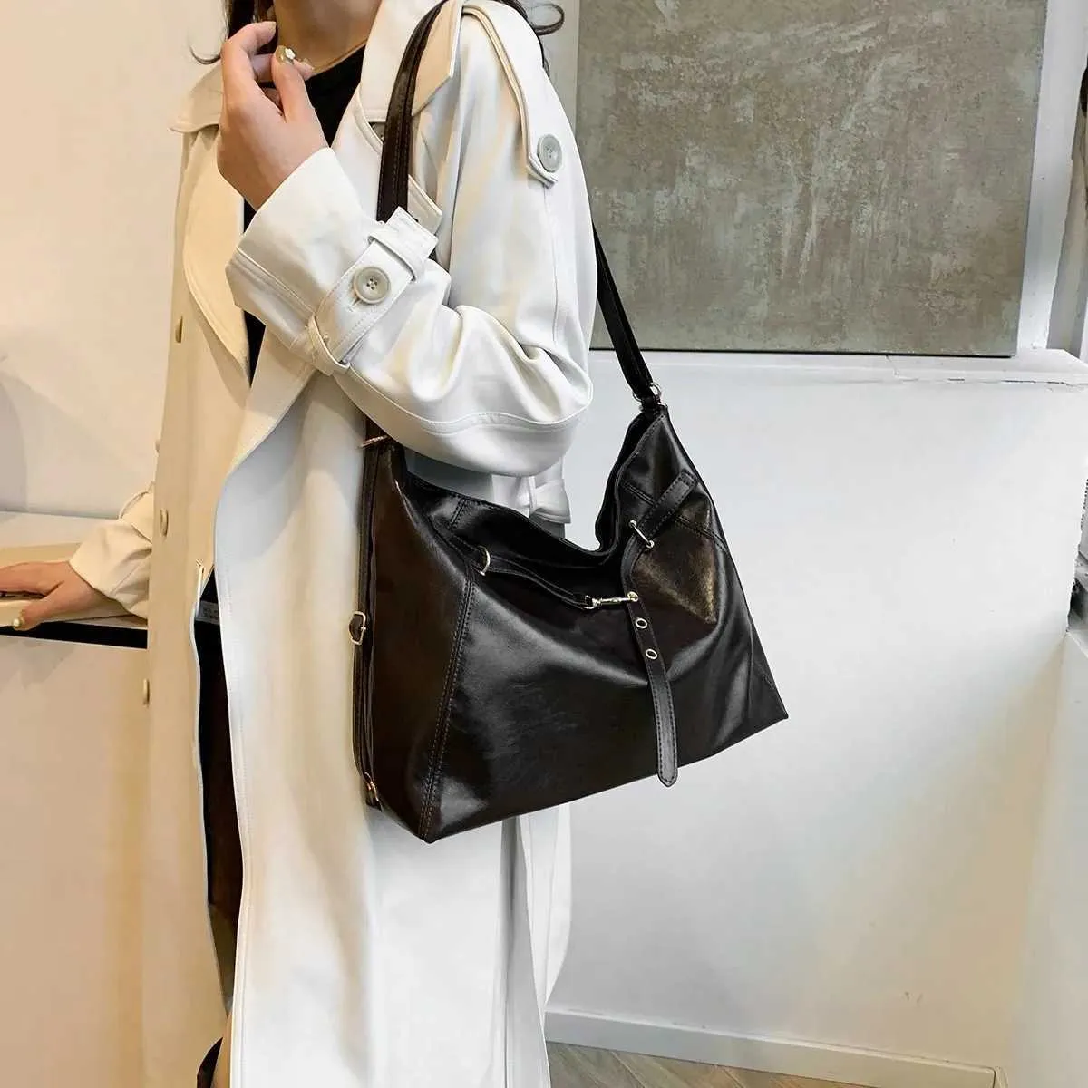 New Vintage Classic One Shoulder Bags Casual Simple Y2K Backpack Large Capacity Commute Great Gift For Women Y241216_voghion.com