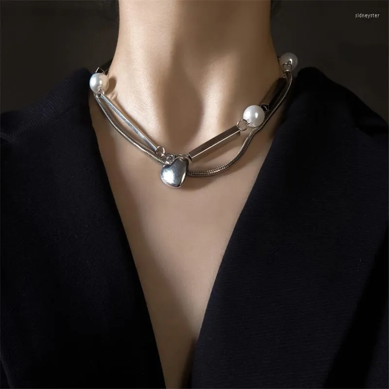 Catene AOMU Trendy Collana a catena multistrato in metallo irregolare con ciondolo a forma di cuore con perle di cristallo Choker clavicola Punk per_voghion.com