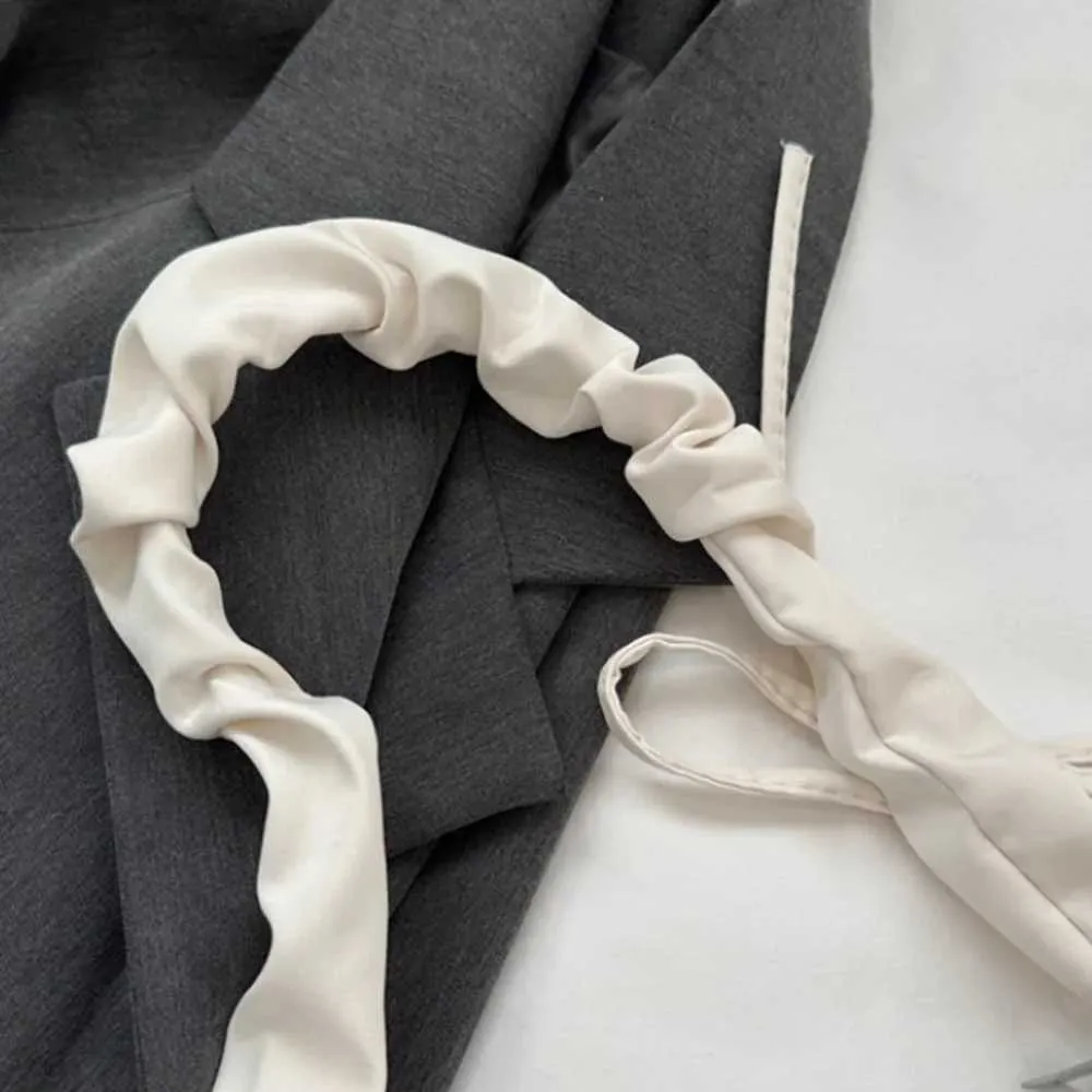 Tikand Bowknot Shoder Bag Y2k stiilis volangidega käepide Nyl Bow meigipulga kott käekott Y241026_voghion.com