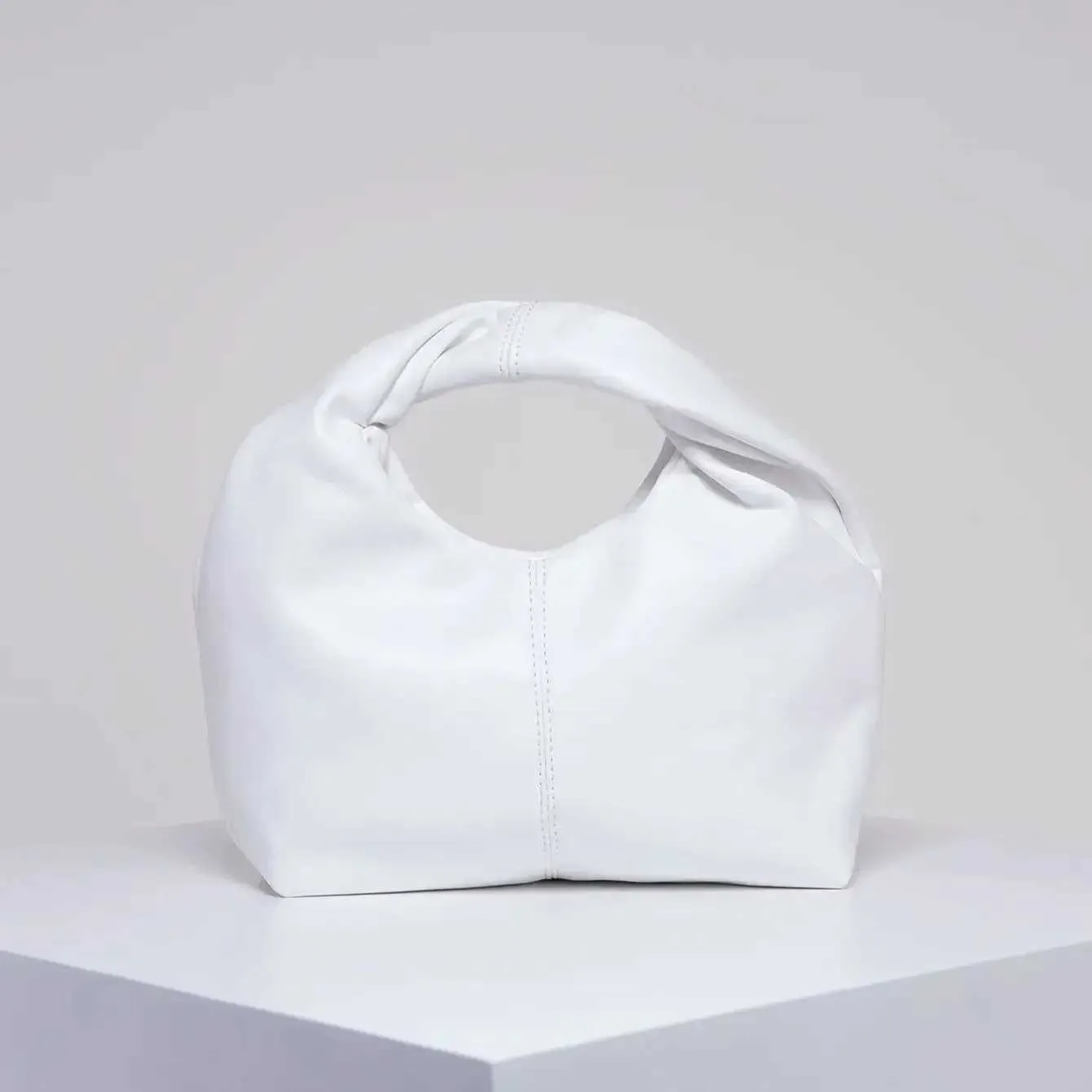 Stilvolle, quadratische Clutch mit einfarbigem Oberteil, schlicht und vielseitig, CommutC241115_voghion.com