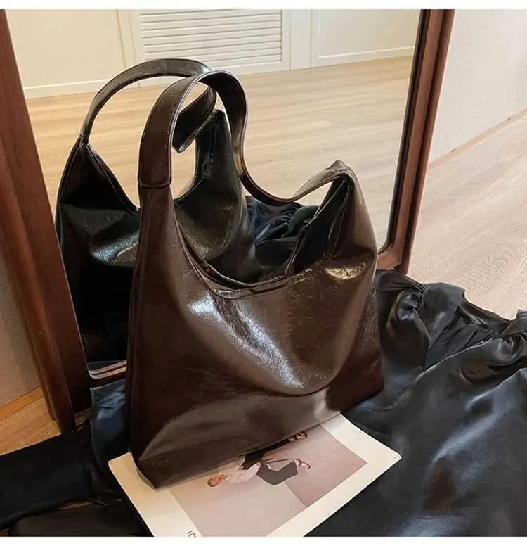 Borsa rossa di grande capacità per le donne 2024 Nuova trama retrò Borsa a tracolla singola Moda Versatile Casual Donna_voghion.com