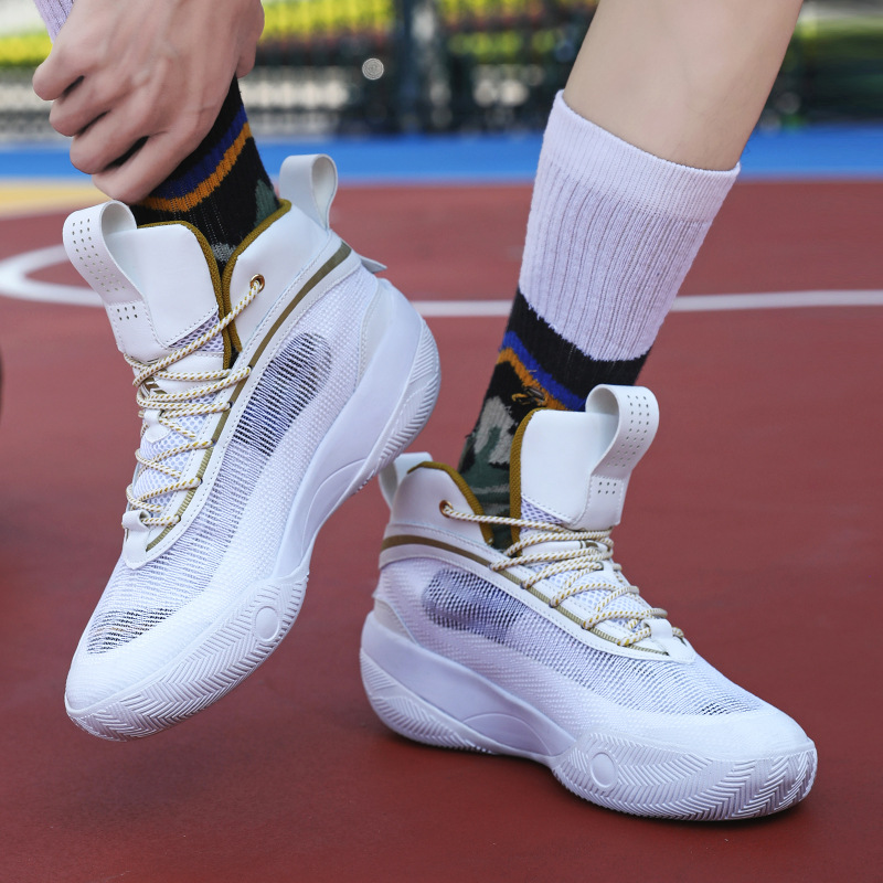Scarpe da basket Nuove scarpe da ginnastica bianche traspiranti per studenti Stivali da battaglia reali_voghion.com