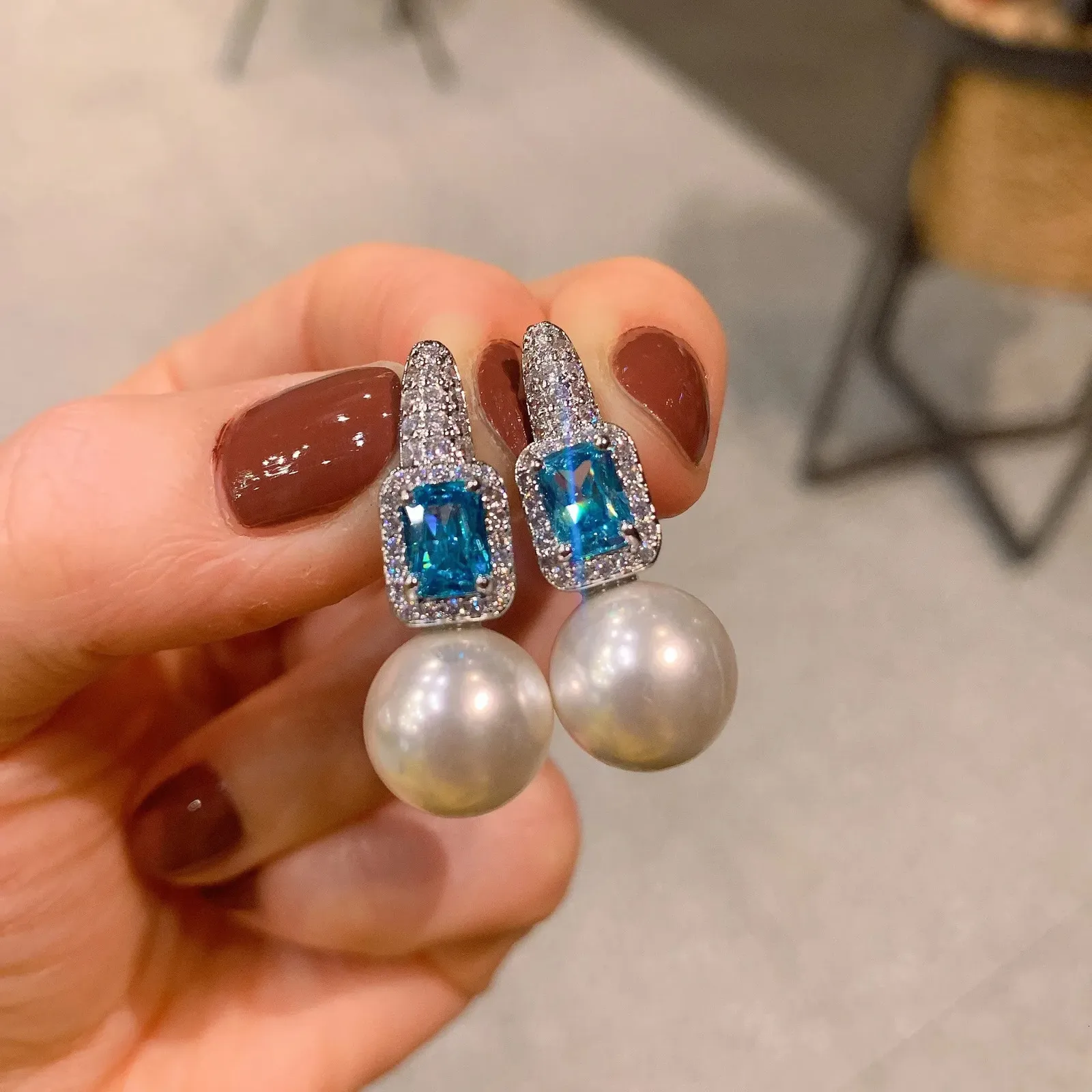 Charms Fritillary Big Pearl Orecchini Donna Smeraldo Gemma Ciondolo Gioiello coda Ricevimento Nozze Anniversario Vintage_voghion.com