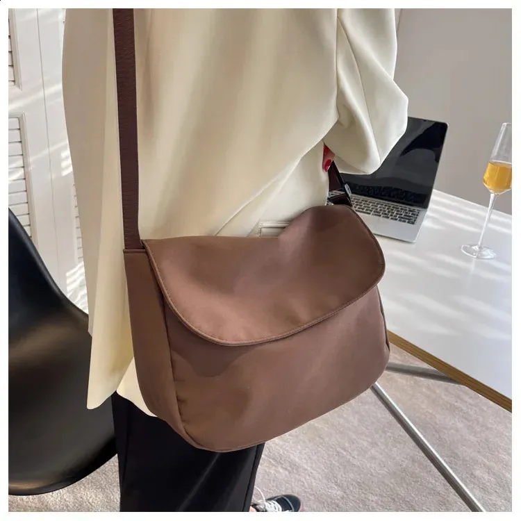 Solid Color Crossbody Simple Ladies Shoulder Waterproof Nylon WomenS Handbags Fashion Messenger Bag Women 240827_voghion.com