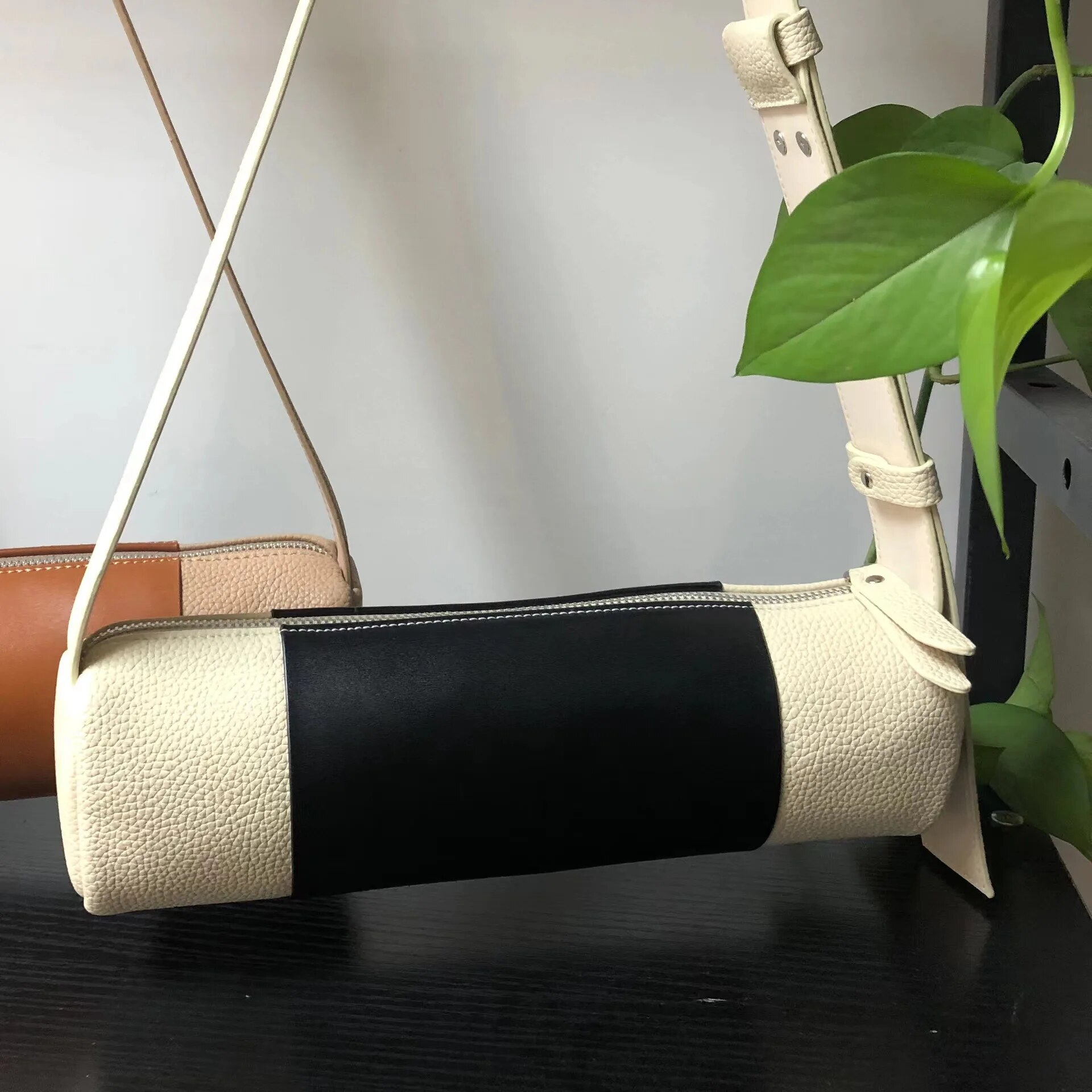 Nouveau porte-stylo cylindrique sous les aisselles large sangle couleur assortie tube de bambou sac à bandoulière_voghion.com