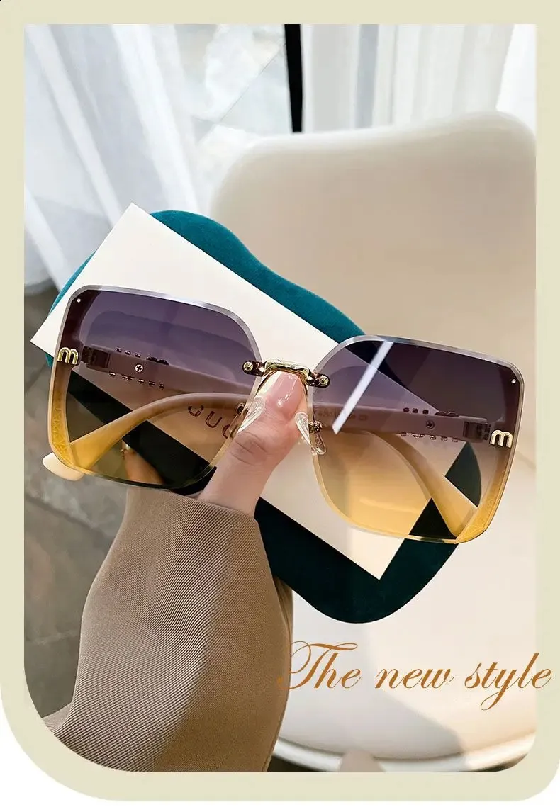 MIU Mode Coola Solglasögon Dam Bokstäver Anti Starkt Ljus Vintage Båglösa Solglasögon Dam Gafas UV400 240812_voghion.com
