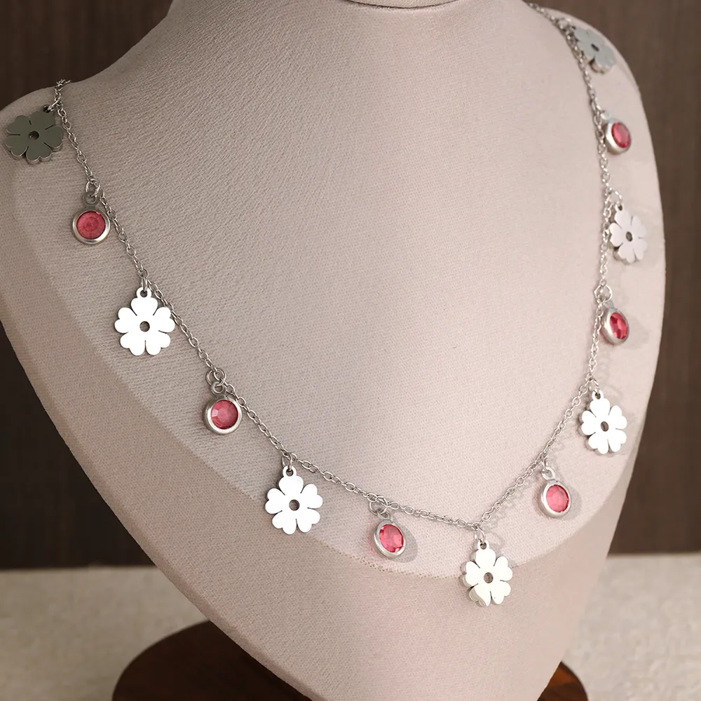 Chaînes en acier inoxydable Colliers exquis pendentif fleur en cristal rouge chaîne de pull collier de mode pour femmes bijoux_voghion.com
