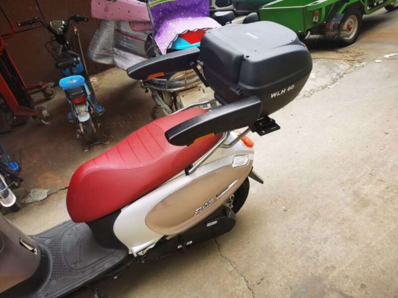VB7 Motorrad Rücksitz Modifiziertes Zubehör Elektrofahrzeug Universelle Sicherheit Kinderarmlehne Verdickt Faltbar_voghion.com