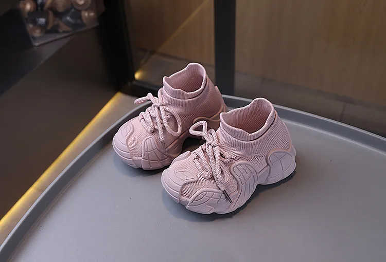 2025 Nei Sneakers fir Kanner Moud Slip on Walking Mesh Plateau Socken Stiwwelen Littlesprouts Klengkannerschong Grouss Gréisst Jugend_voghion.com