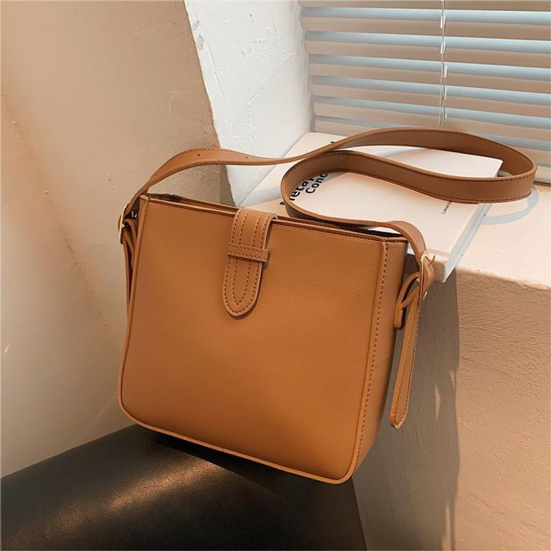 2024 Neue High-End-Tasche mit großem Fassungsvermögen für Damen, modische einfache, lässige Beuteltasche, im Internet_voghion.com