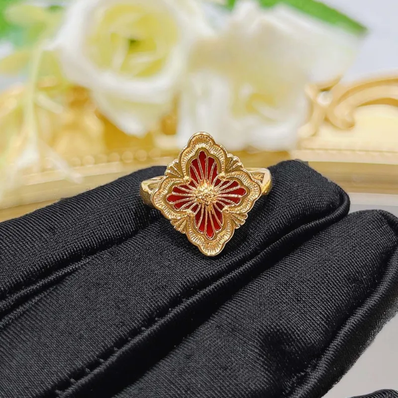 Guldklöver halsband med pärlemor i retro stil_voghion.com